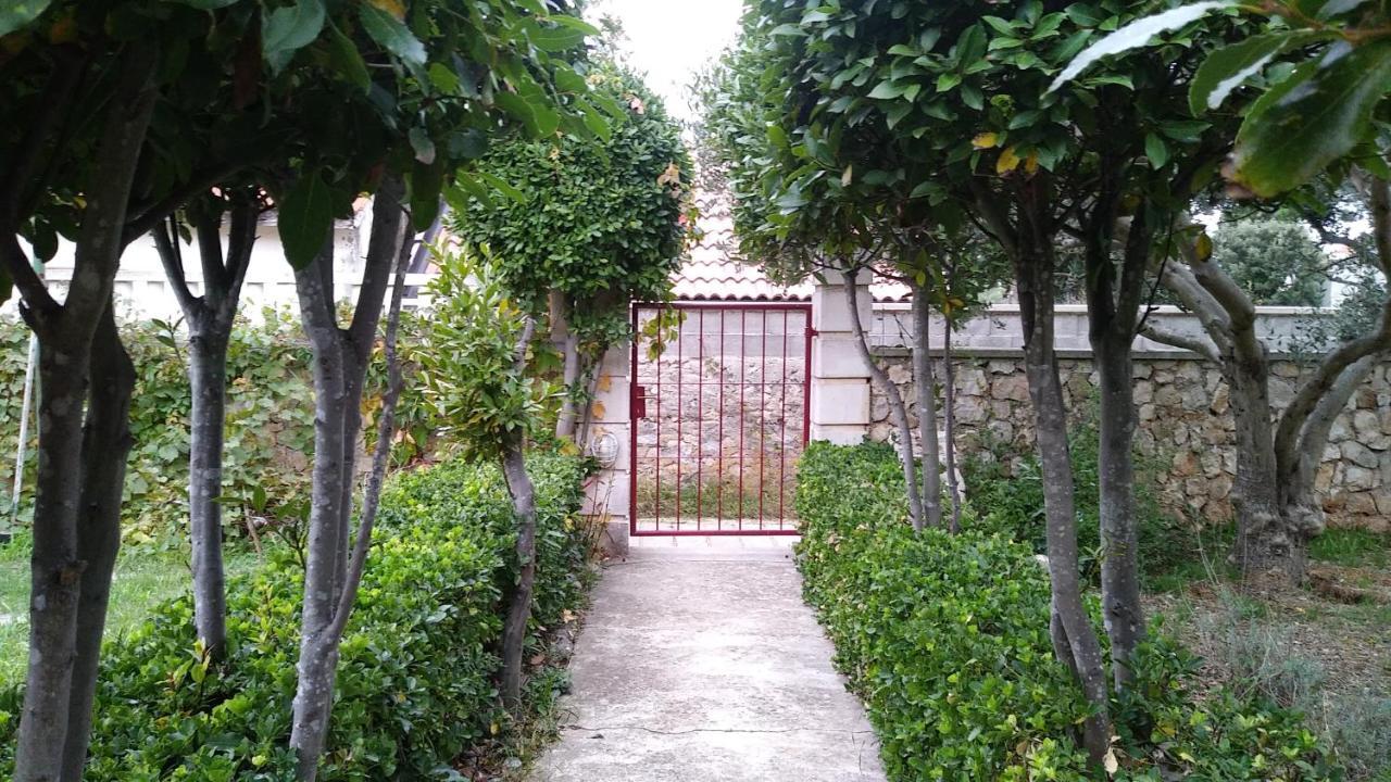 Apartments Lovor Silba Bagian luar foto