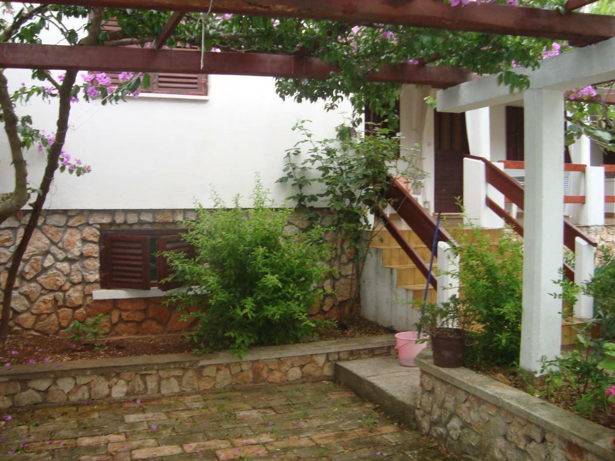 Apartments Lovor Silba Bagian luar foto